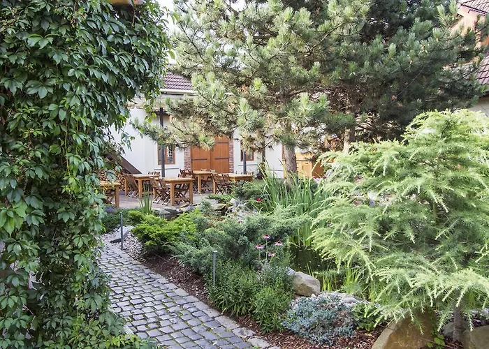 Penzion Ve Stoleti Loděnice